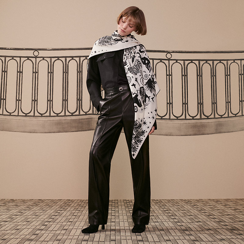 新作 *HERMES* Charme d'Orphee スカーフ Chale140 オルフェウス Sous le Charme d'Orphee shawl 140 | Hermès Belgium